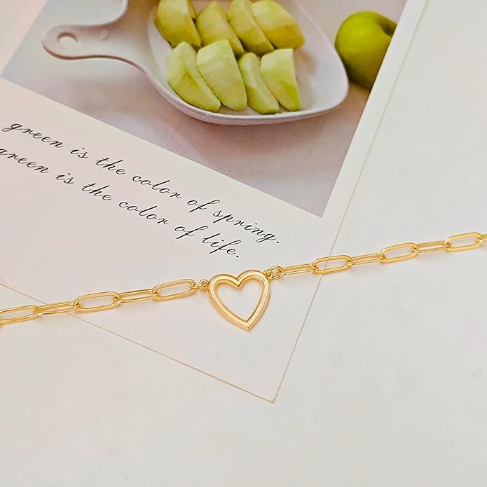 Airmb Cute Heart Necklace for Women Gold/Silver Plated Heart Pendant Choker Necklaces Tendy Love Heart Chain Necklace Dainty Gold/Silver Necklace Jewelry Gifts for Women