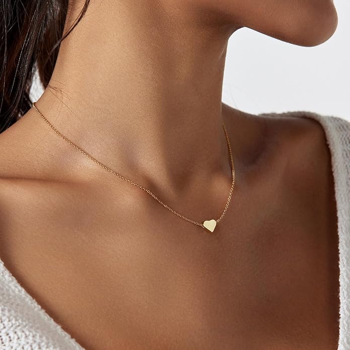 Airmb Cute Heart Necklace for Women Gold/Silver Plated Heart Pendant Choker Necklaces Tendy Love Heart Chain Necklace Dainty Gold/Silver Necklace Jewelry Gifts for Women