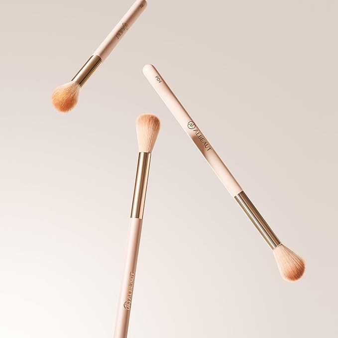 Highlighter Brush, Fluffy Eyeshadow Blending Brush, Must-Have Makeup Tool for Highlight & Blush (Medium Blender)
