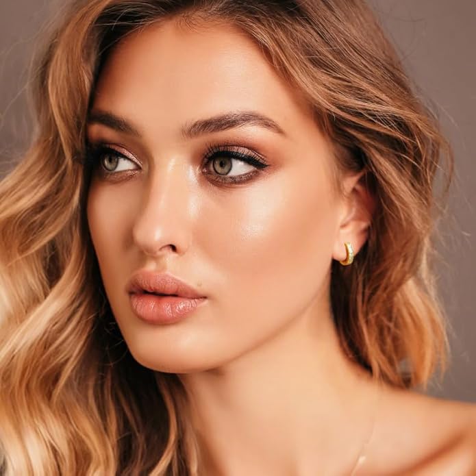 CHLOÉ LOVETT Gold Earrings 14K Gold Hoop Earrings for Women Diamond Hoop Earrings for Womens Earrings Dazzling Square Cubic Zirconia Gold Huggie Hoop Earrings 13mm 25mm
