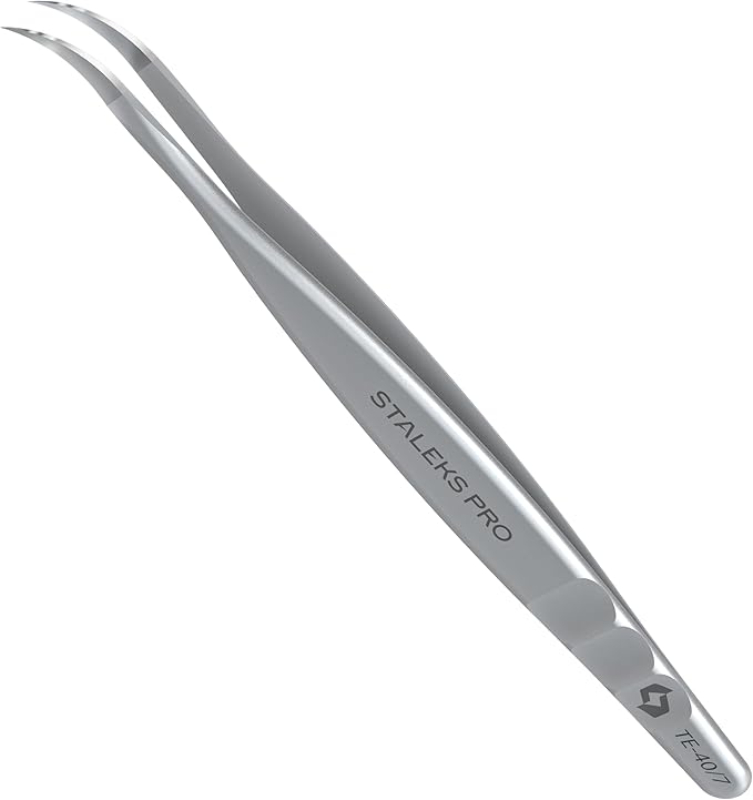 Staleks Pro Professional Eyelash Tweezers Expert 40 Type 7 – Curved – Volume & Classic Lash Extensions – Stainless Steel – Anti-Fatigue Design