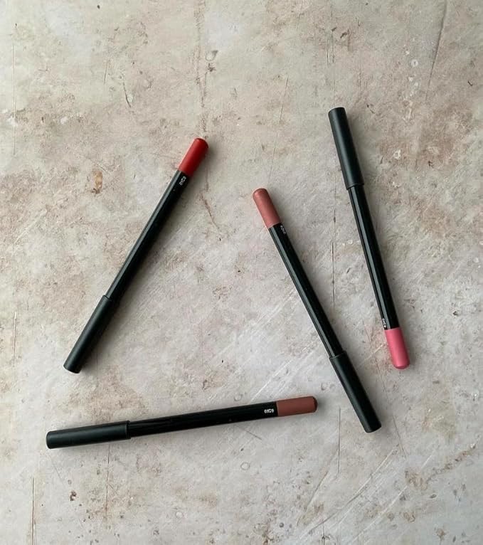 Sandstone Scandinavia Hypoallergenic Lipliner - Smooth texture - Fragrance Free Lip Liner Pencil - Intense pigmentation and long lasting (Girl Crush, 0,04)
