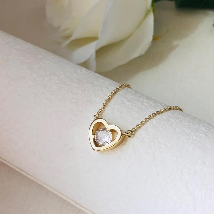 Airmb Cute Heart Necklace for Women Gold/Silver Plated Heart Pendant Choker Necklaces Tendy Love Heart Chain Necklace Dainty Gold/Silver Necklace Jewelry Gifts for Women