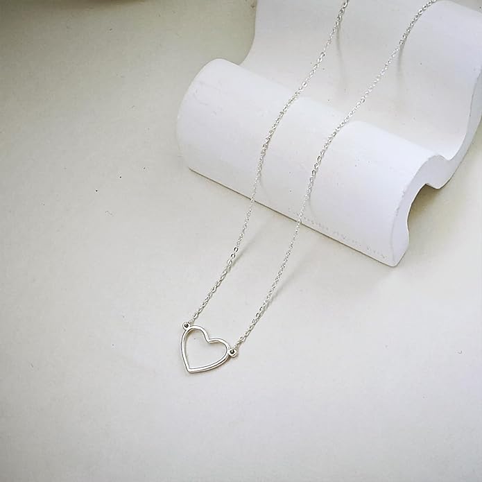 Airmb Cute Heart Necklace for Women Gold/Silver Plated Heart Pendant Choker Necklaces Tendy Love Heart Chain Necklace Dainty Gold/Silver Necklace Jewelry Gifts for Women