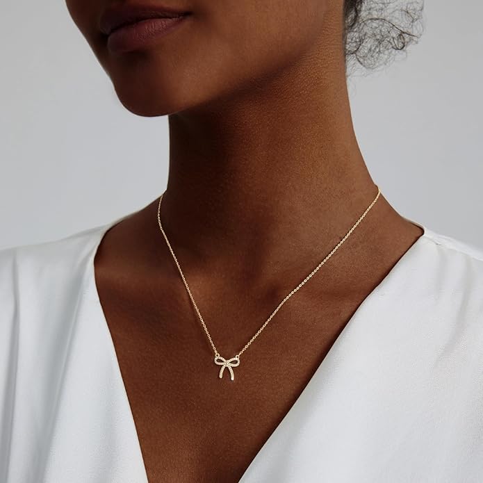 Luxval Diamond Pendant Gold Necklace for Women，Dainty 18k Gold Plated Choker Necklaces Simple Gold Jewelry Gifts for Women Girls