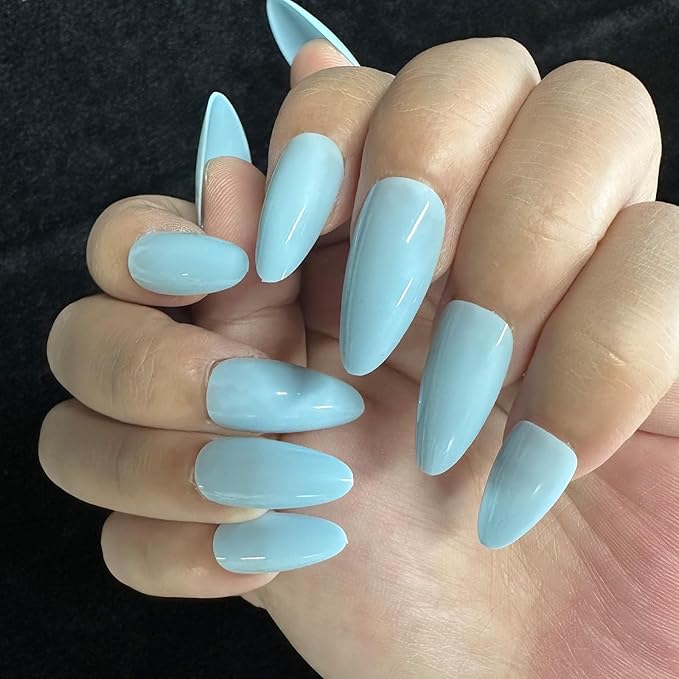 JONKASIPA Pressed On Nail Art Short - Soft Light Blue Almond Shaped Fake Nails, French Pointed Nails Designed for Women, Nail Art Set for Everyday Wear