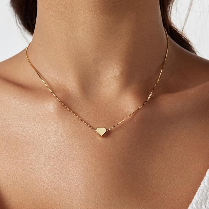 Airmb Cute Heart Necklace for Women Gold/Silver Plated Heart Pendant Choker Necklaces Tendy Love Heart Chain Necklace Dainty Gold/Silver Necklace Jewelry Gifts for Women