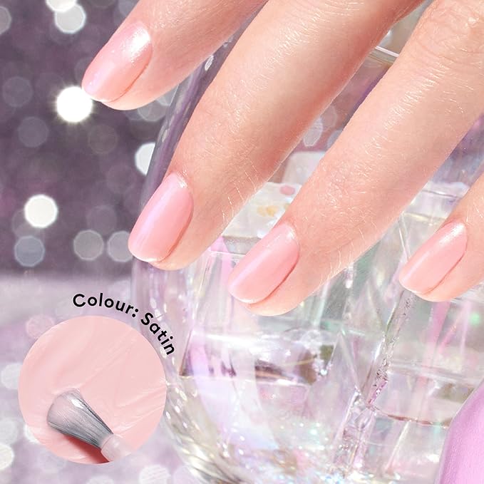 Manucurist Green Nail Polish - Satin (Pearly Pale Pink) - Classic - Professional Manicure Effect Polish - Nail Polish - 15ml