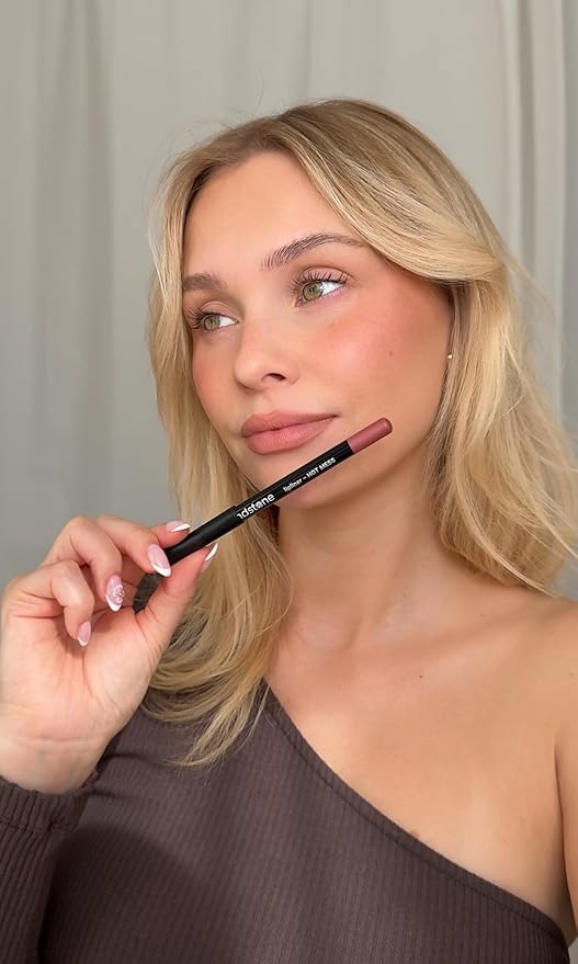 Sandstone Scandinavia Hypoallergenic Lipliner - Smooth texture - Fragrance Free Lip Liner Pencil - Intense pigmentation and long lasting (Hot Mess, 0,04)