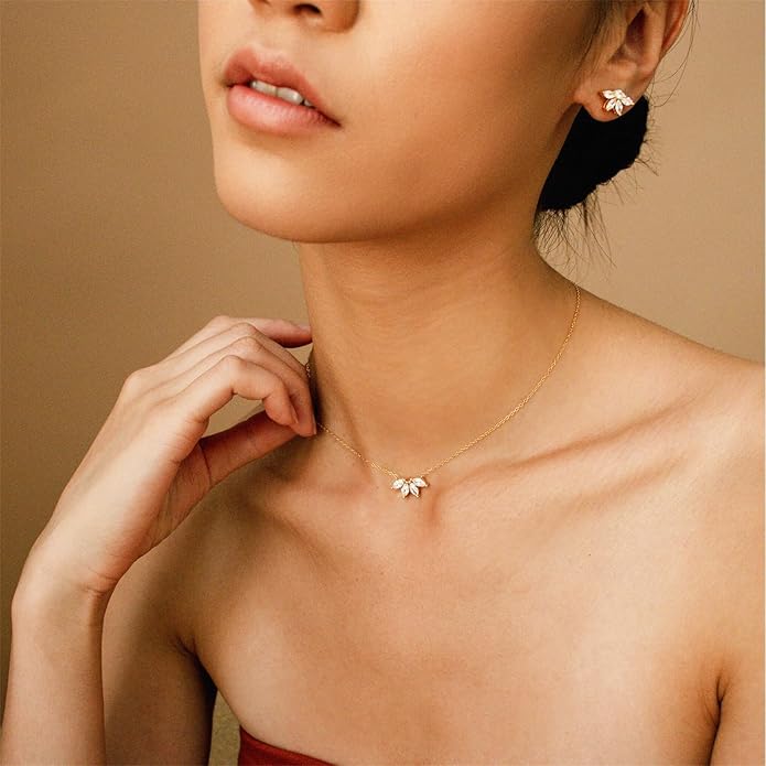 Luxval Diamond Pendant Gold Necklace for Women，Dainty 18k Gold Plated Choker Necklaces Simple Gold Jewelry Gifts for Women Girls