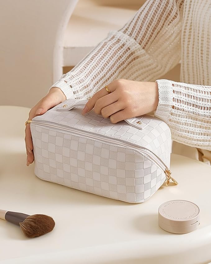 EACHY Travel Makeup Bag, Large Capacity Cosmetic Bag for Women, Waterproof PU Leather, Flat Open Portable Toiletry Bag for Skincare, Brushes & Travel Essentials