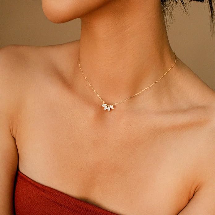 Luxval Diamond Pendant Gold Necklace for Women，Dainty 18k Gold Plated Choker Necklaces Simple Gold Jewelry Gifts for Women Girls