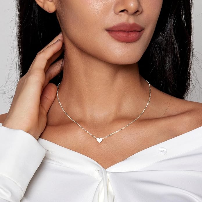 Airmb Cute Heart Necklace for Women Gold/Silver Plated Heart Pendant Choker Necklaces Tendy Love Heart Chain Necklace Dainty Gold/Silver Necklace Jewelry Gifts for Women