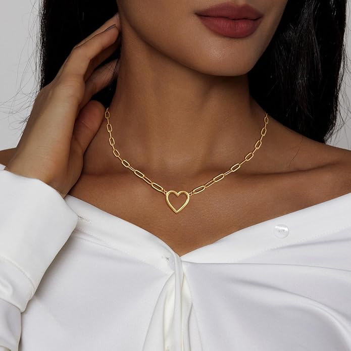 Airmb Cute Heart Necklace for Women Gold/Silver Plated Heart Pendant Choker Necklaces Tendy Love Heart Chain Necklace Dainty Gold/Silver Necklace Jewelry Gifts for Women