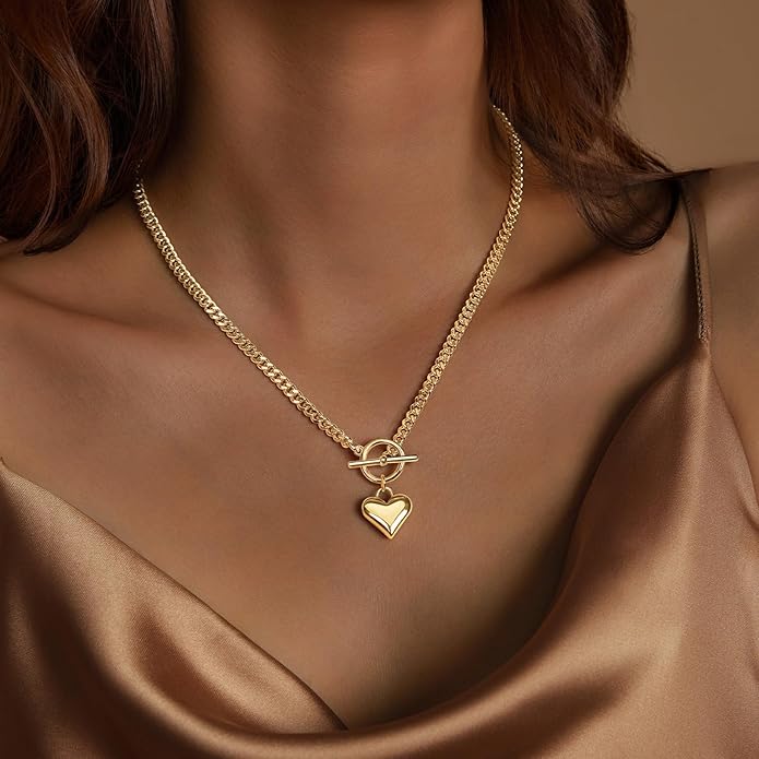 Airmb Cute Heart Necklace for Women Gold/Silver Plated Heart Pendant Choker Necklaces Tendy Love Heart Chain Necklace Dainty Gold/Silver Necklace Jewelry Gifts for Women
