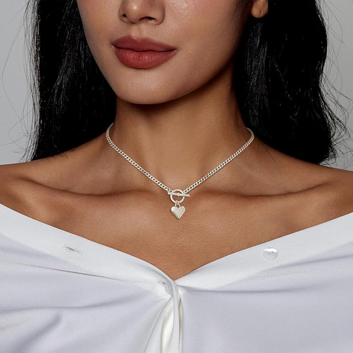 Airmb Cute Heart Necklace for Women Gold/Silver Plated Heart Pendant Choker Necklaces Tendy Love Heart Chain Necklace Dainty Gold/Silver Necklace Jewelry Gifts for Women