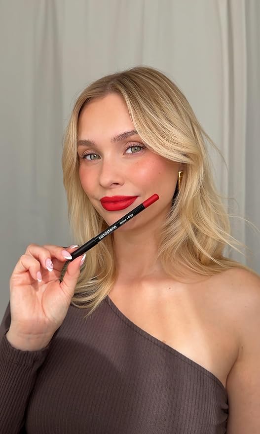 Sandstone Scandinavia Hypoallergenic Lipliner - Smooth texture - Fragrance Free Lip Liner Pencil - Intense pigmentation and long lasting (Diva, 0,04)