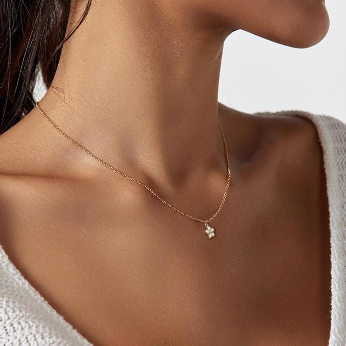 Luxval Diamond Pendant Gold Necklace for Women，Dainty 18k Gold Plated Choker Necklaces Simple Gold Jewelry Gifts for Women Girls