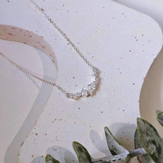 Luxval Diamond Pendant Gold Necklace for Women，Dainty 18k Gold Plated Choker Necklaces Simple Gold Jewelry Gifts for Women Girls