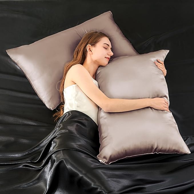 INFIIXSO Mulberry Silk Pillowcase for Hair and Skin, Silk Pillow Cases Standard Size with Hidden Zipper 20x26 Inches, Ultra Smooth and Soft Cooling Pillow Cases for Hot Sleepers(Caramel, 1 Pack)