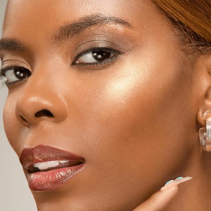 Gerard Cosmetics Star Powder - Soft, Velvety Formula Glides Effortlessly - Delivers Pure Pigmentation - Accentuates Your Facial Features - Gluten and Paraben Free - Marilyn - 0.42 oz Highlighter