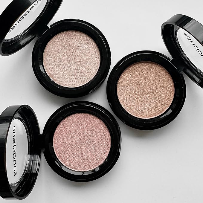 Sandstone Scandinavia Highlighter – Hypoallergenic Face Highlighter - High Glossy Face Illuminator with high pigmentation - Pearl Shimmer - Smooth silky Powder Makeup (Golden Champagne, 3 g)